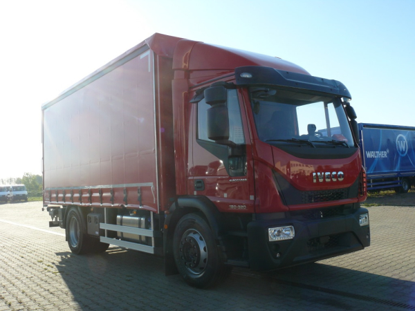 IVECO EuroCargo IV Seitenverkleidung / höhenverstellbar 580 - 800 mm für kurze Kabine