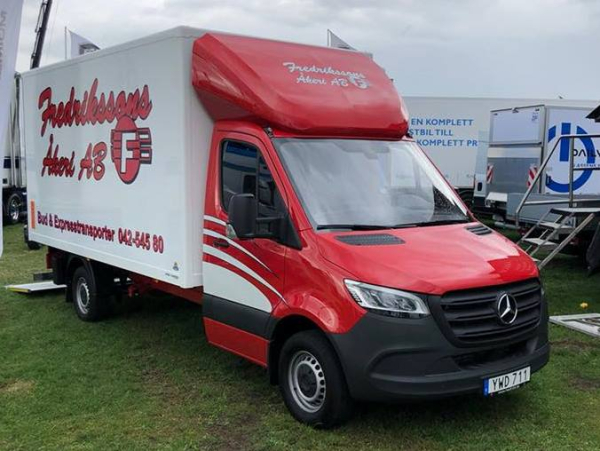 RAL 3003 rubinrot / MB Sprinter IV Spezial Dachspoiler / feststehend 820 mm