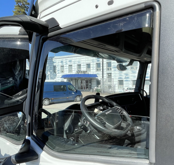 IVECO S/X - Way Seitenfenster Windabweiser